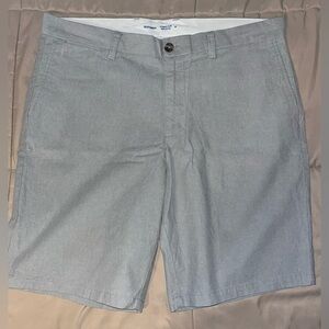 Men’s Old Navy Ultimate Slim Built-In Flex Size 38 Grey Shorts